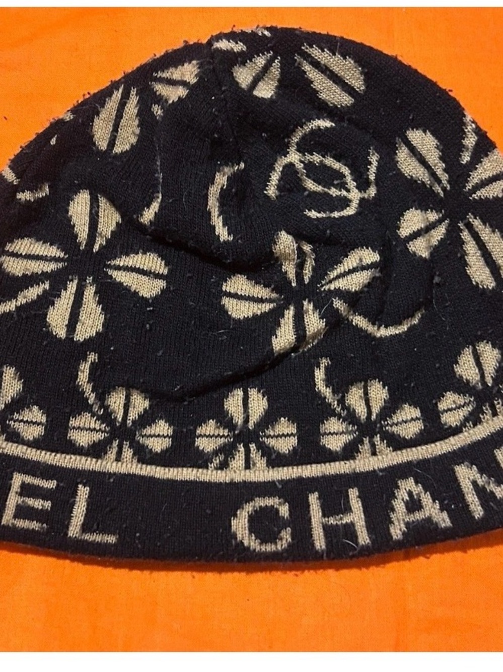 Vintage CHANEL-CLOVER~ CC~ LOGO BEANIE - HAT - CAP - Picture 2 of 9